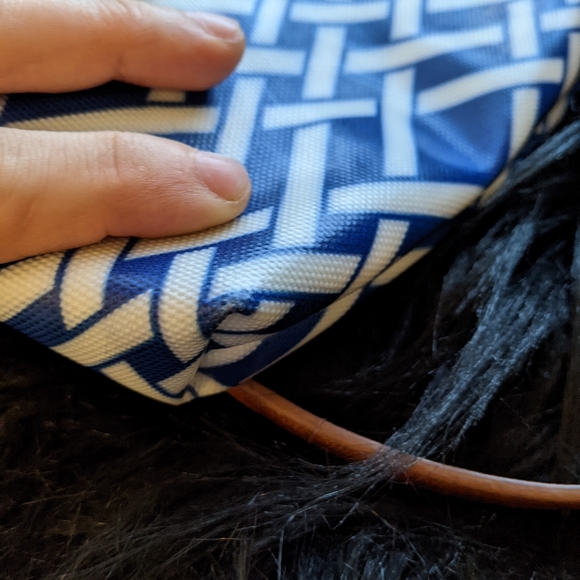 Lands End Cross Body bag - Picture 7 of 10